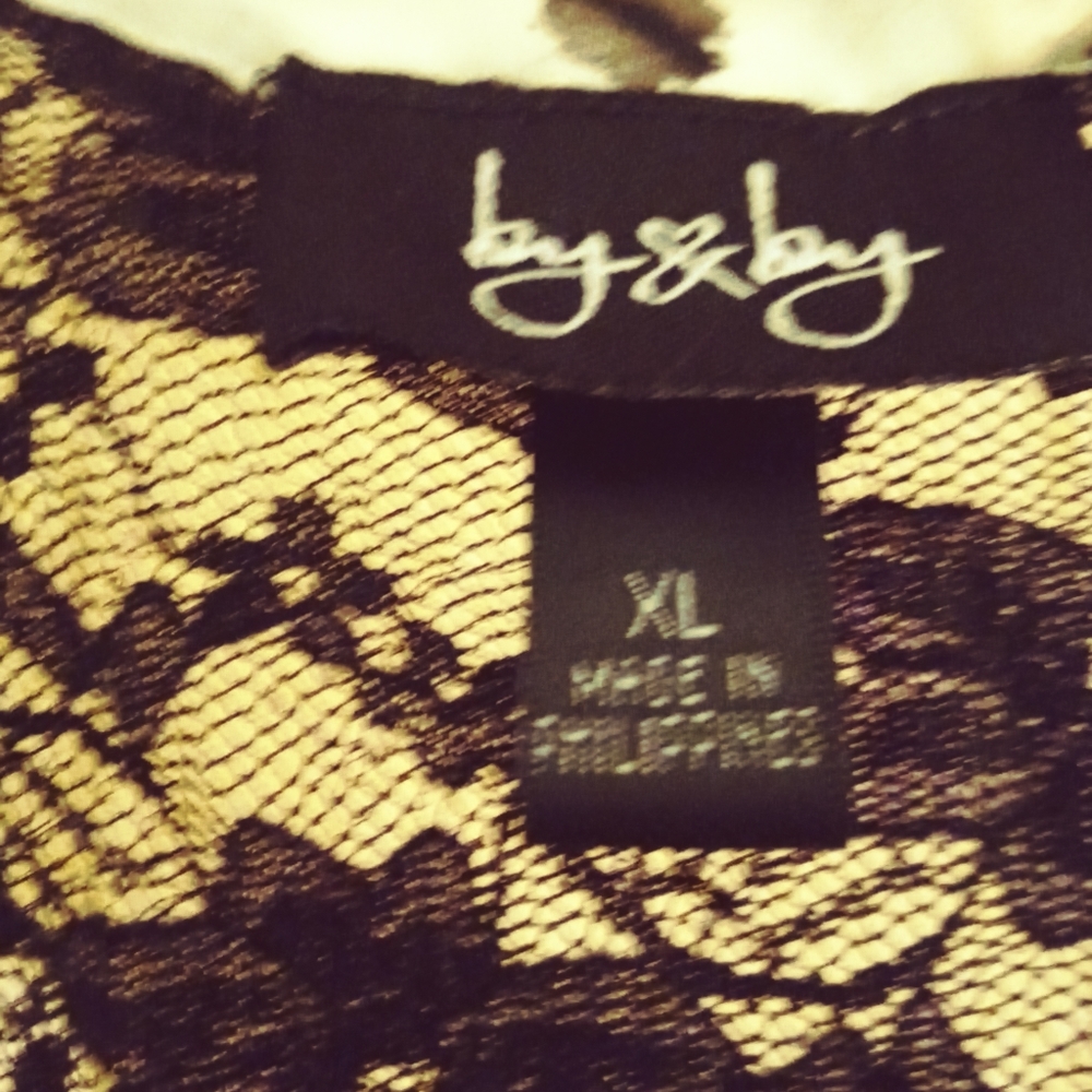 Ladies blouse - Picture 3 of 3